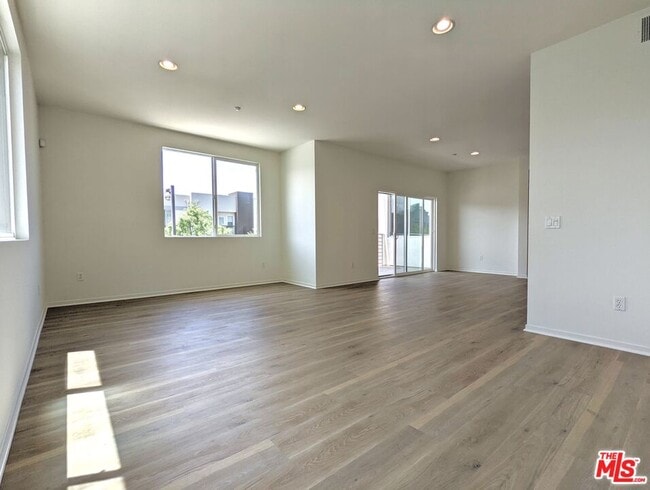 Foto del edificio - 13024 Union Ave