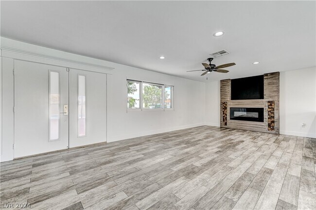 Building Photo - 3676 Barcelona St