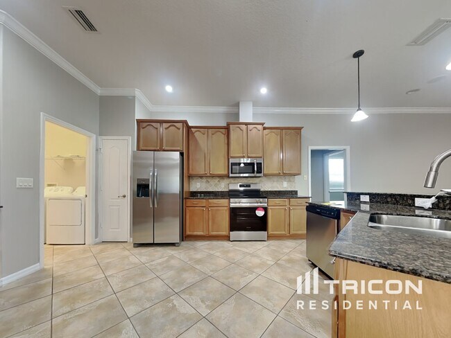 Building Photo - 2110 152nd Ct E