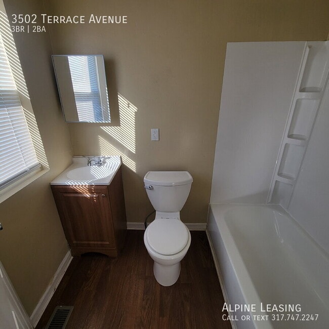 Building Photo - 3502 Terrace Ave