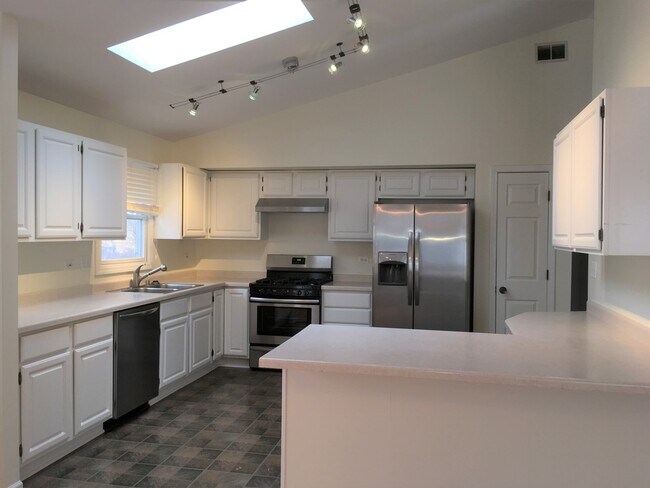 Building Photo - 23636 N Overhill Dr