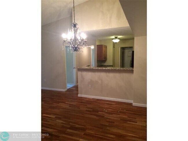 Foto del edificio - 4820 N State Rd 7