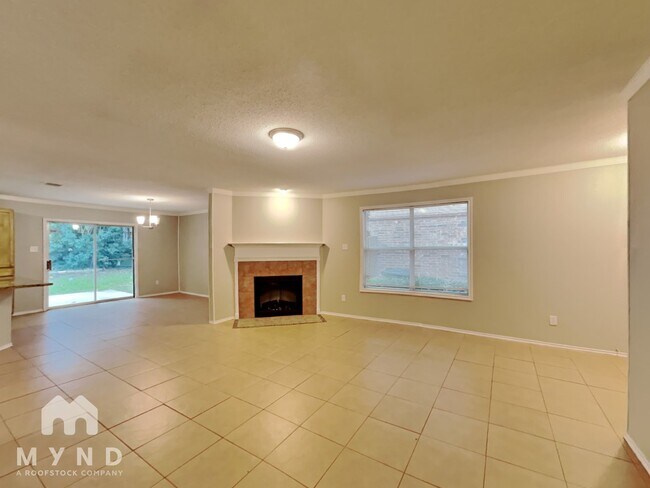 Foto del edificio - 4908 Thorn Hollow Dr