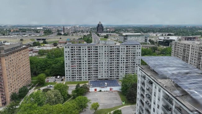 - 40 Tuxedo Court