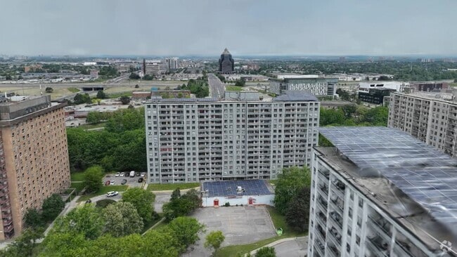  - 40 Tuxedo Court