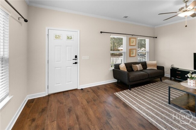 Building Photo - 1403 E Anderson St