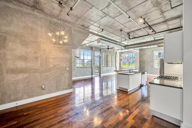 Foto del edificio - 411 NW 1st Ave