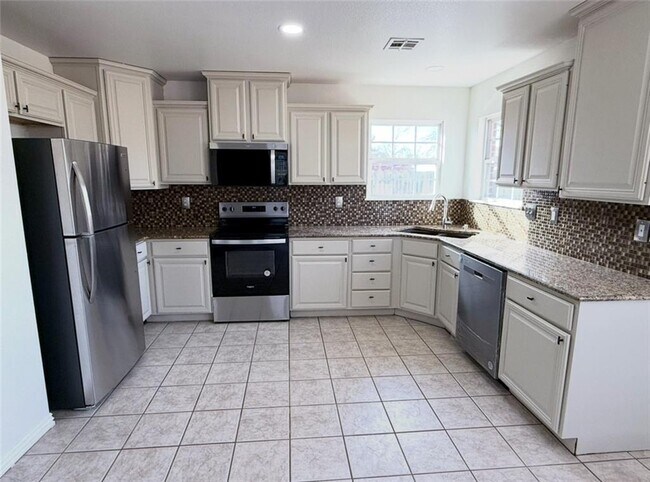 Building Photo - 541 Steepro Dr