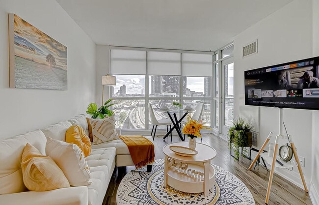 Building Photo - 1515 Bay St.