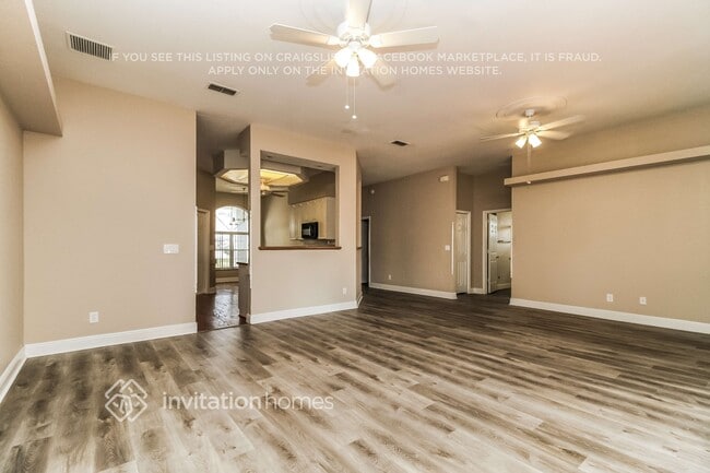 Building Photo - 10428 Calle De Flores Dr