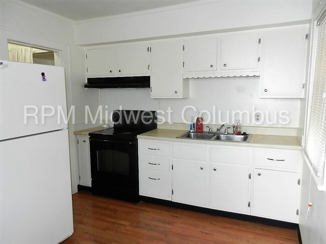 Building Photo - 33 N Brinker Ave