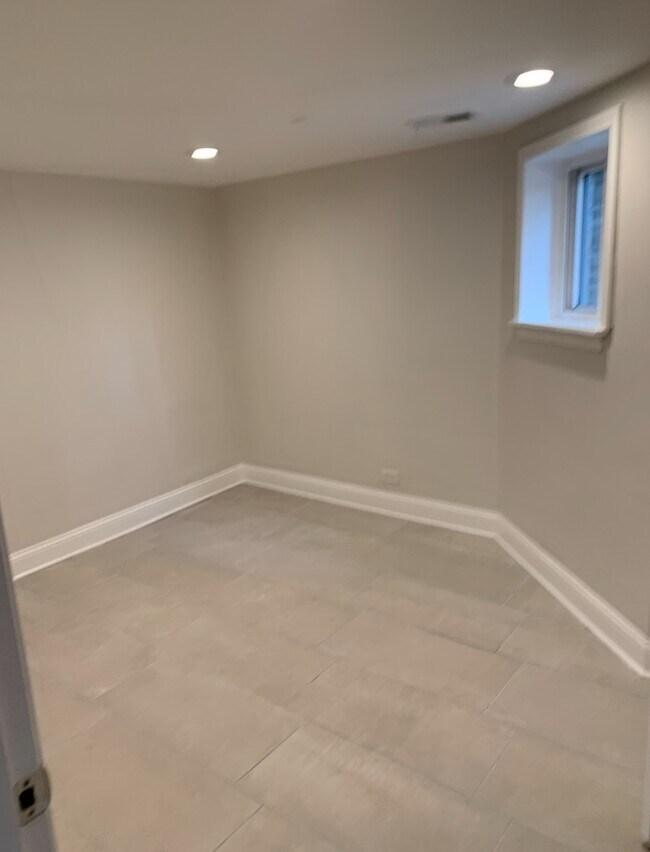 Foto del edificio - 5123 N Bernard St