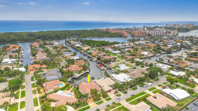 Foto del edificio - 3350 NE 6th Dr