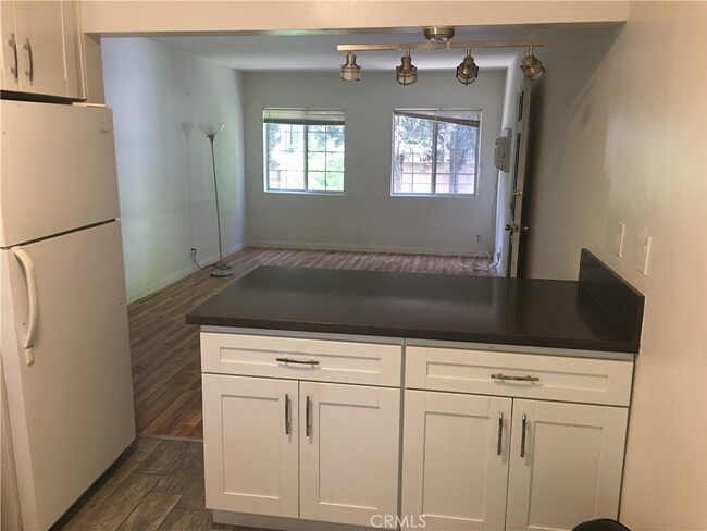 Building Photo - 4933 Cahuenga Blvd