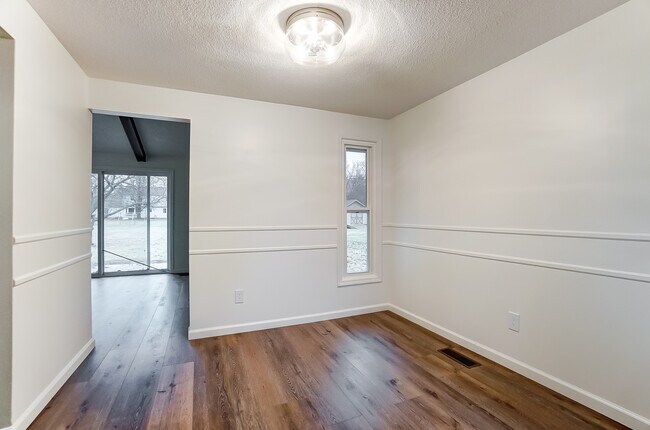 Foto del edificio - 3633 Turf Ln