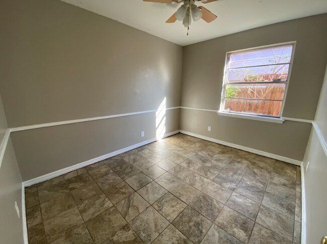 Foto del edificio - 3 Bedroom House Available in OKC