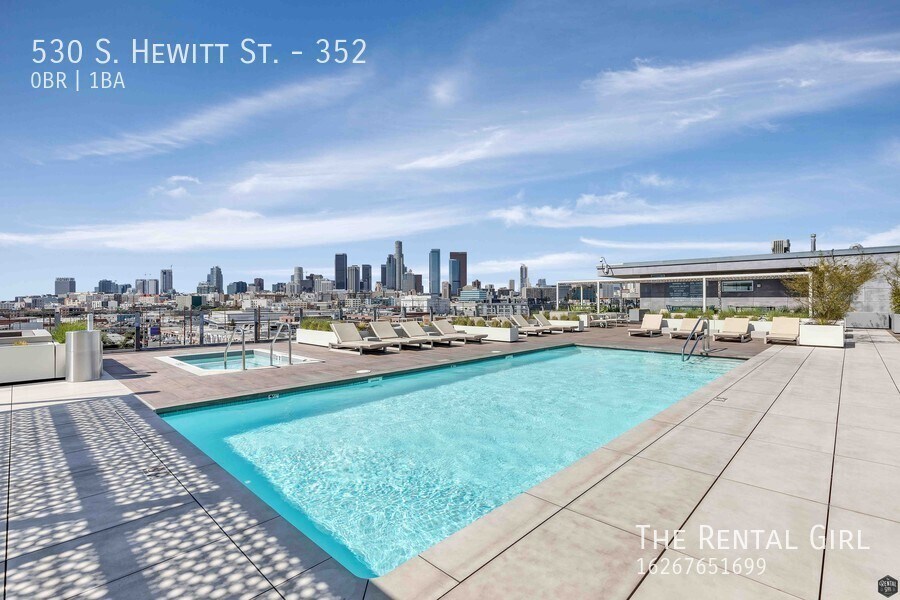 Primary Photo - Stunning Arts District Studio | Coveted Ba...