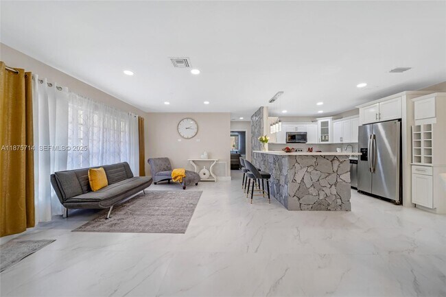 Foto del edificio - 241 Oceanic Ave