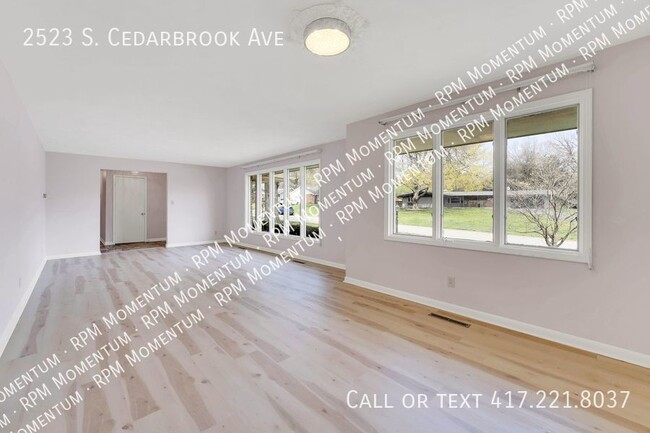 Building Photo - SOUTHERN HILLS 3BEDROOM/2.5BATHROOOM