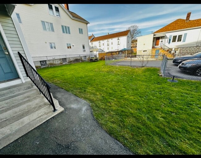 Yard - 92 Varley St