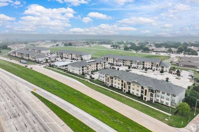 Contexto - Patriot Pointe