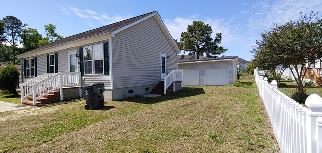Building Photo - 501 Rainbow Dr