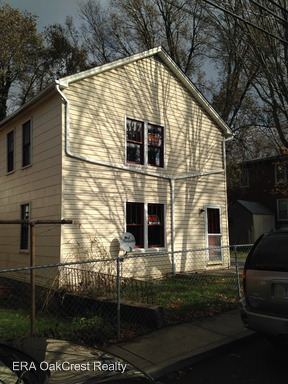 Primary Photo - 204 E Fairfax Ln