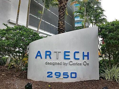 Foto del edificio - 2950 NE 188th St