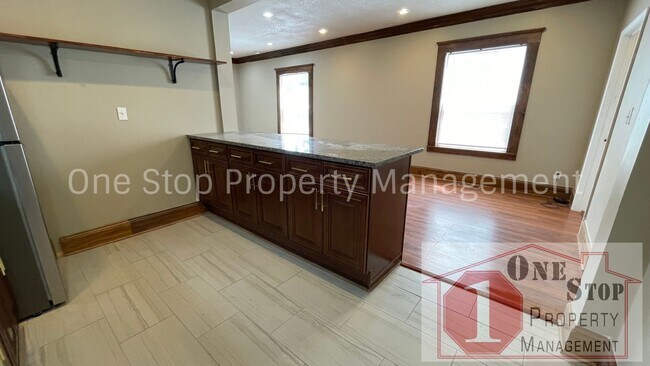 Foto del edificio - Beautiful 3 Bedroom 1 Bathroom Home in Kan...