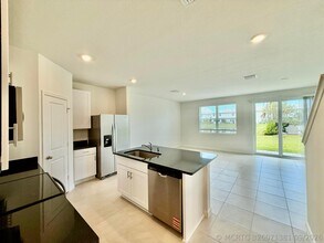 Building Photo - 655 Salisbury Cir