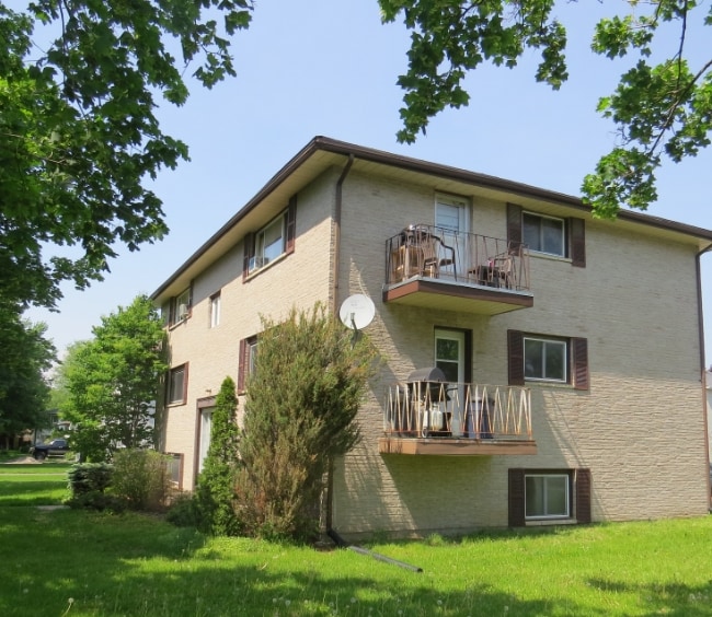 Primary Photo - Hillwood Apartments