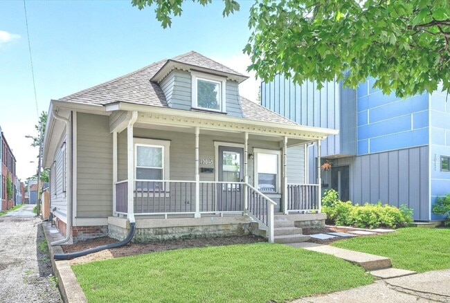 Building Photo - 1015 Sanders St