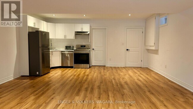 Photo du bâtiment - 7171 Lionshead Ave