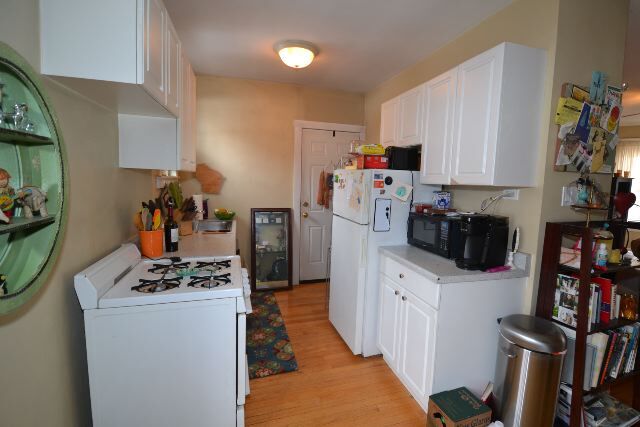 Foto del edificio - 3843 N Greenview Ave