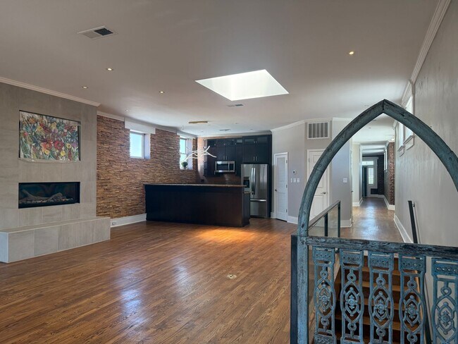 Foto del edificio - Completely Renovated Downtown Memphis Loft with Rooftop Skyline Views.
