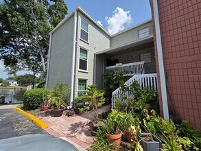 Building Photo - 2424 W Tampa Bay Blvd