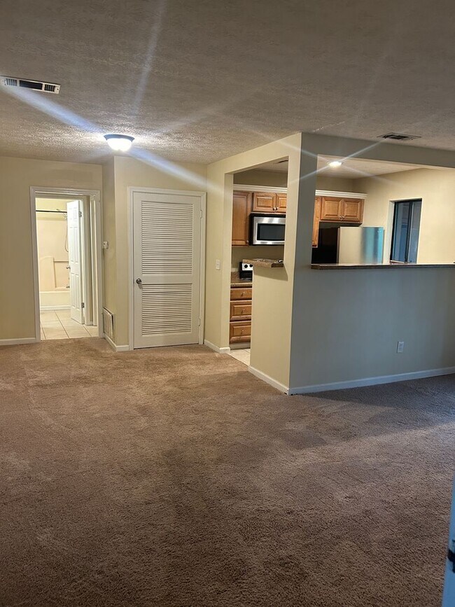 Foto del edificio - Campus View Apt-Walking Distance to UGA!
