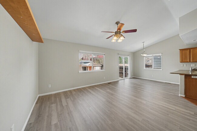 Foto del edificio - 2326 Klein Pl