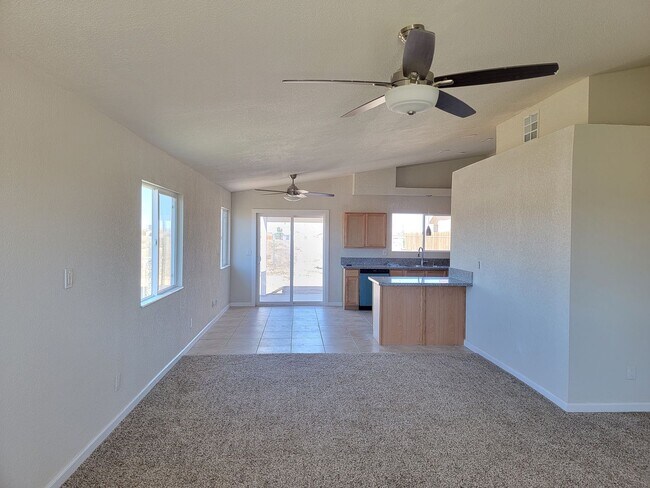Foto del edificio - For Rent – 3 Bed / 2 Bath Single Family Ho...