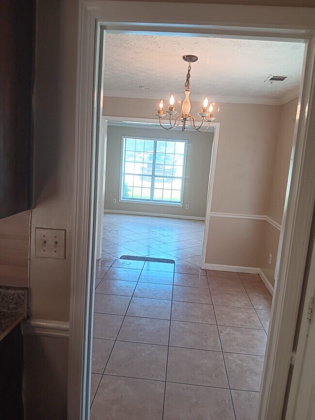 Foto del edificio - 2816 Briar Hill Ln SE
