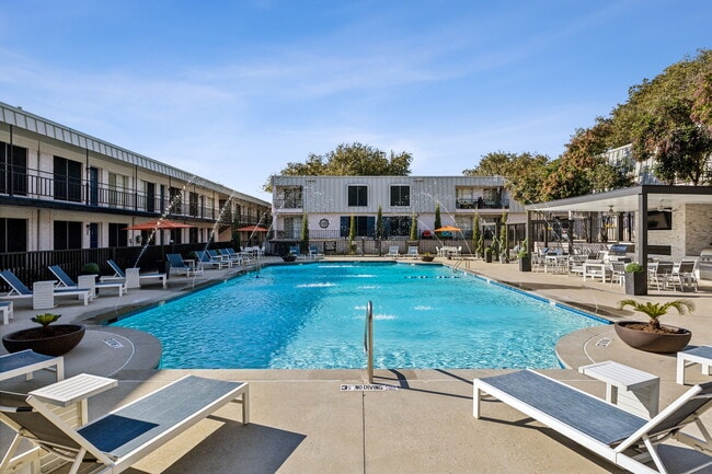 Building Photo - The Ashley at Bluffview Apartments