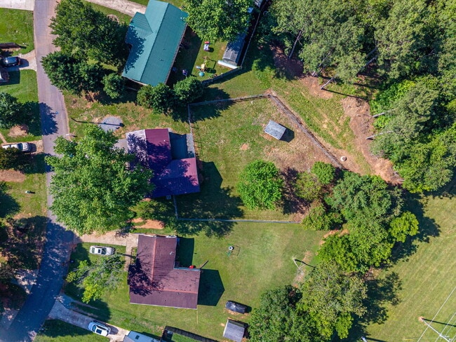 Building Photo - Remarkably Renovated Ranch in the Heart of Maiden!