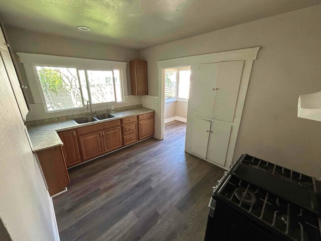 Photo - 411 W Chestnut Ave Apartment