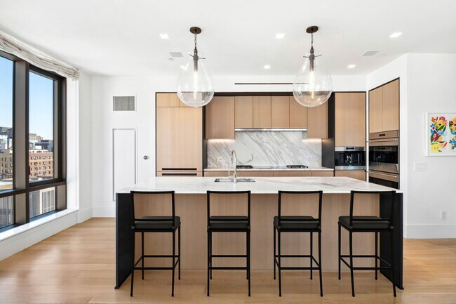 Foto del edificio - 215 E 19th St