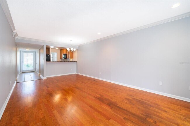 Building Photo - 2932 Plaza Terrace Dr