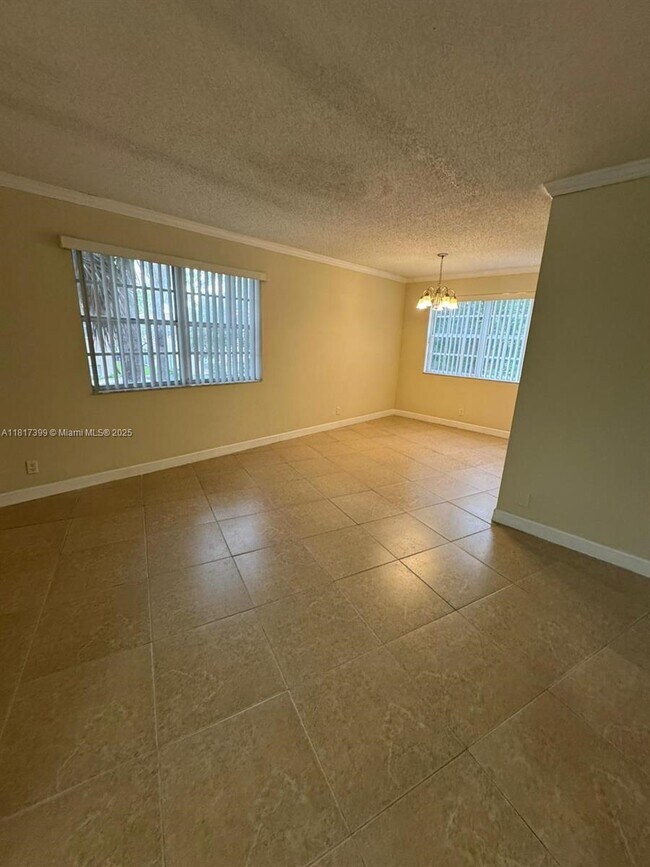 Foto del edificio - 8630 SW 3rd St