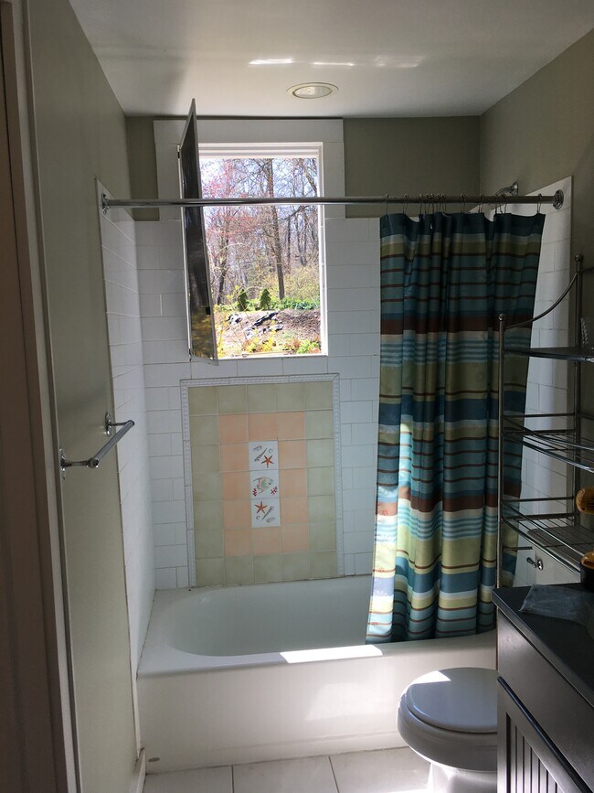 bathroom - 32 Steep Hill Rd
