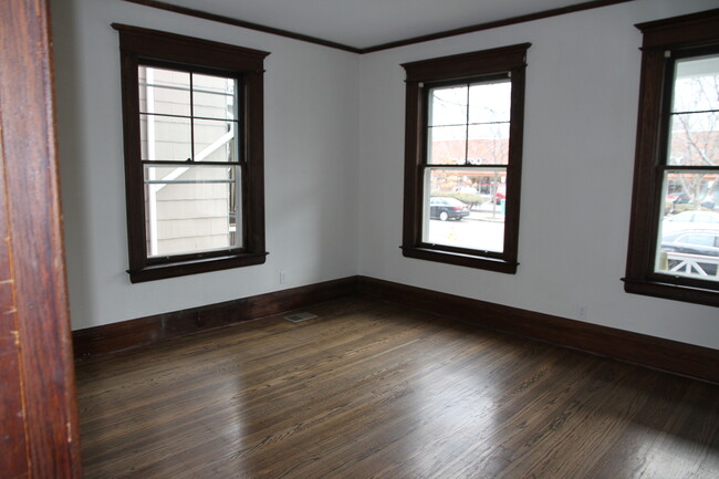 Foto del edificio - 639 Park Ave. Apt #2