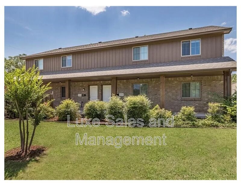 Primary Photo - 1120 E Campbell St