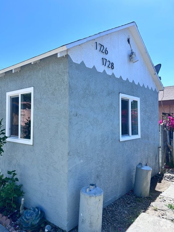 Building Photo - 1728 W 55th St